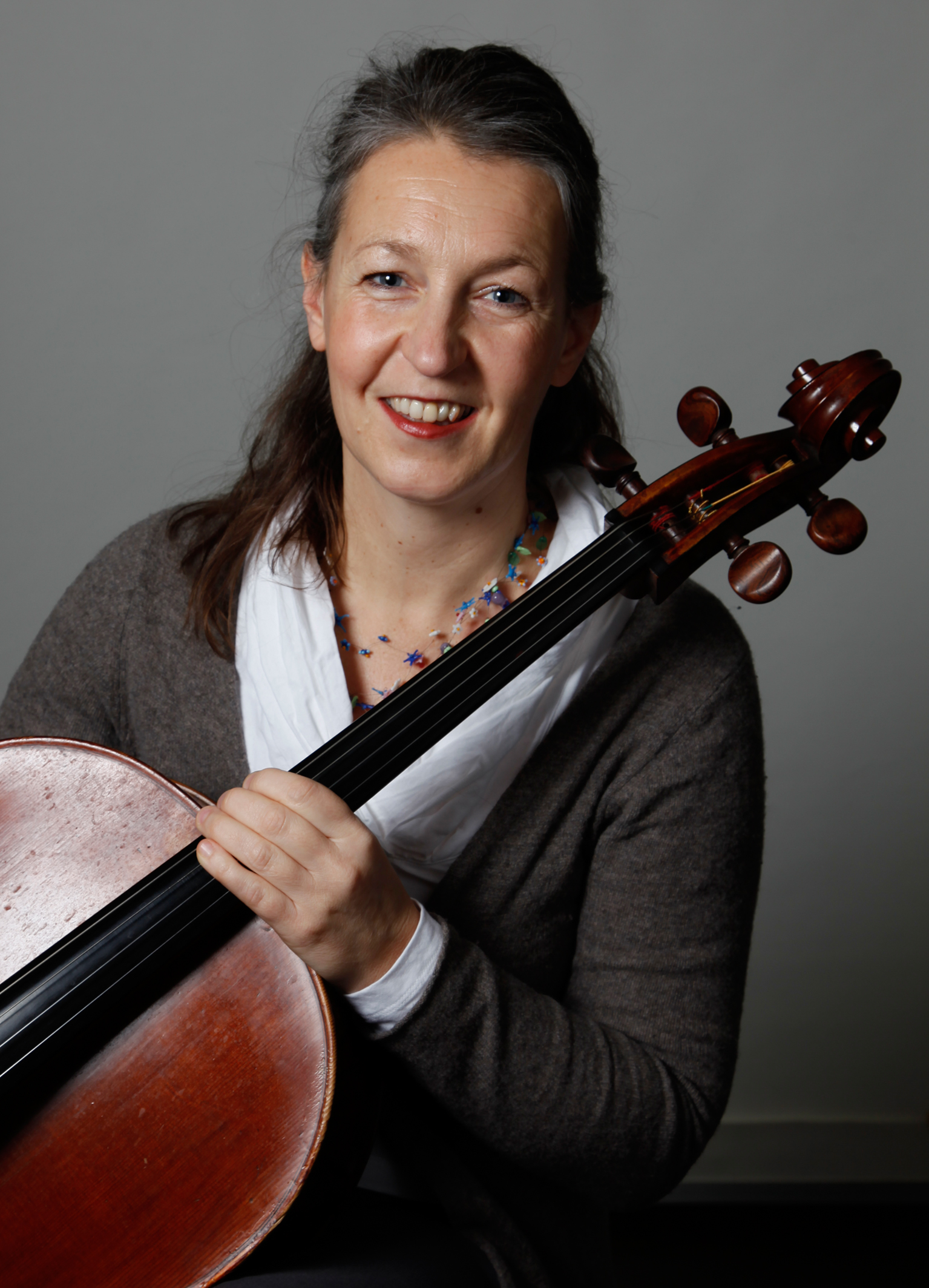 Helga Löhrer, Violoncello